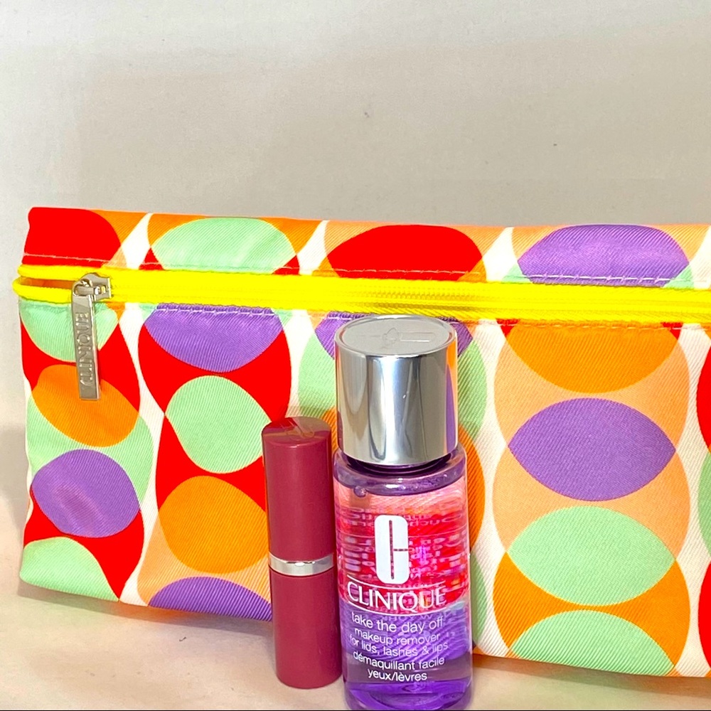 Clinique bundle Plum Pop Lipstick & Take Day Off